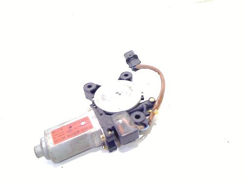 Right front window motor HYUNDAI SANTA FÉ I (SM) 2.0 CRDi | BP3259619E20 