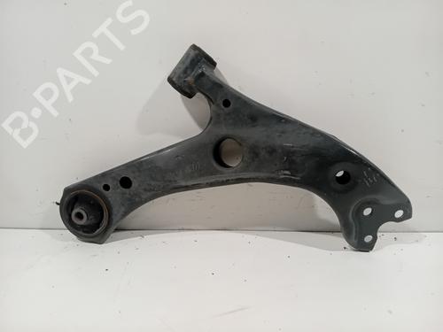 Used Right front suspension arm TOYOTA COROLLA Estate (_E21_) 1.8 Hybrid (ZWE211W) (122 hp) 30573821