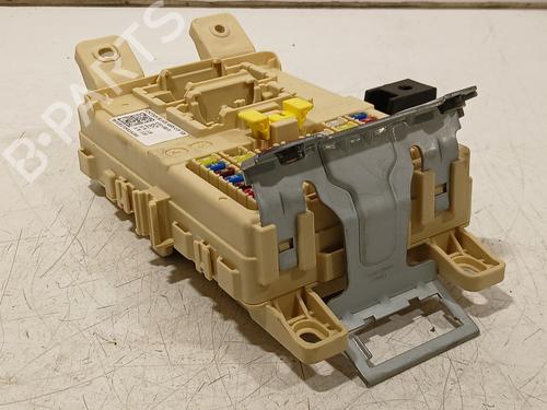 Used Fuse box Fuse box 26883920 26883920