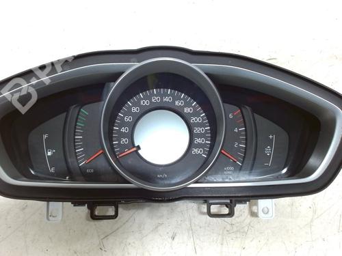 Used Instrument cluster Instrument cluster VOLVO V40 Hatchback (525) D2 (120 hp) 10226471 10226471