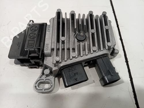 Used Control unit Control unit PEUGEOT 3008 II SUV (MC_, MR_, MJ_, M4_) Hybrid (224 hp) 33012682 33012682