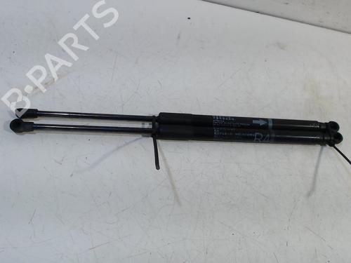 Used Tailgate lift support TOYOTA YARIS (_P13_) 1.5 Hybrid (NHP130_, NHP130) (101 hp) 13207564
