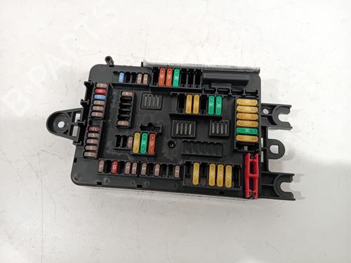 Used Fuse box Fuse box 26649306 26649306