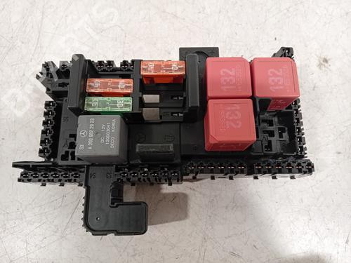 Used Fuse box Fuse box 21071983 21071983
