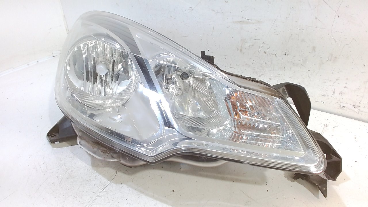 Right headlight CITROËN DS3 (SA_) 1.4 HDi 70 (SA8HP4) 6924352 BParts