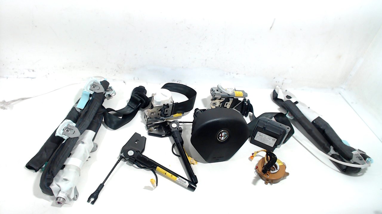 Kit Tagliando 4 Filtri Ufi Ktu001 Alfa Romeo - Ricambi Auto SMC - copertina