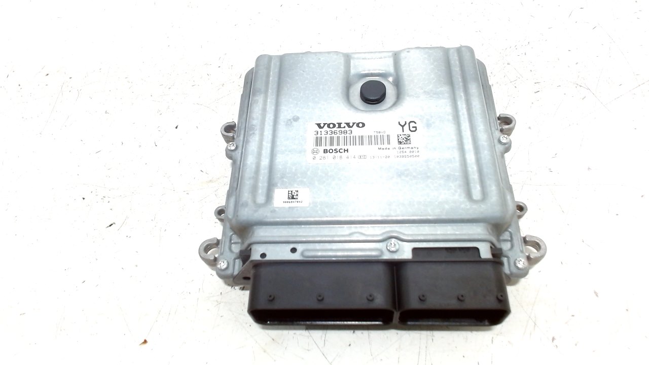 Volvo Engine Control Unit Engine control unit (ECU) VOLVO V60 I (155) D3 12175460 | B-Parts