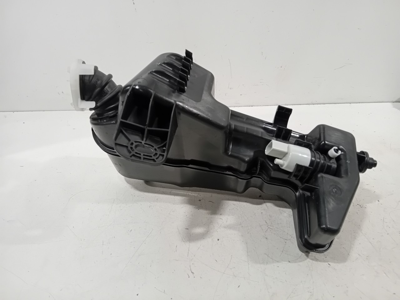 Windscreen washer tank MERCEDES-BENZ EQE (V295) EQE 350 (295.125 ...