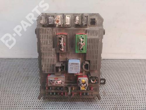 Used Fuse box Fuse box CITROËN C5 I (DC_) [2001-2005] 864931 864931