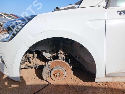 left-front-fenders-renault-clio-v-b7_-2019-38559736 main image