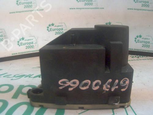 Used Comfort control module Comfort control module MERCEDES-BENZ 124 Saloon (W124) 260 E (124.026) (160 hp) 587883 587883