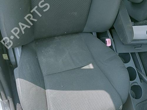 Right front seat TOYOTA COROLLA Verso (ZER_, ZZE12_, R1_) 2.2 D-4D (AUR10_, AUR10R) | BP26487506C16 