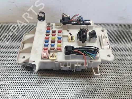 Used Fuse box Fuse box TOYOTA RAV 4 II (_A2_) 1.8 (ZCA25_, ZCA26_, ZCA25W, ZCA26W) (125 hp) 3649033 3649033
