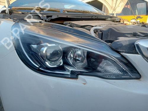 Used Right headlight PEUGEOT 308 II (LB_, LP_, LW_, LH_, L3_) [2013-2021]  30467694