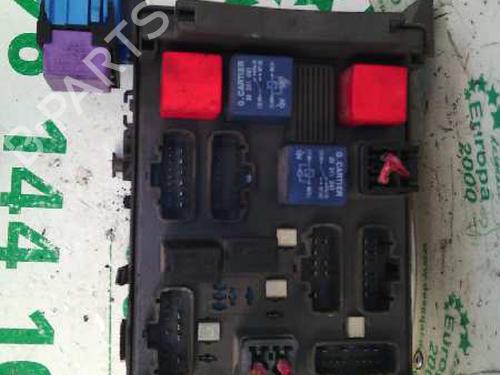Used Fuse box RENAULT LAGUNA II (BG0/1_) 1.6 16V (BG0A, BG0L) (107 hp) 1438783
