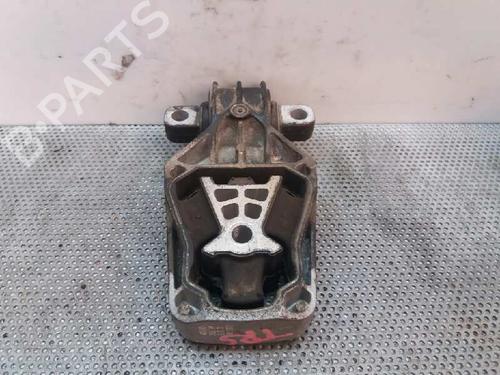 Used Engine mount Engine mount MERCEDES-BENZ GLA-CLASS (X156) GLA 180 (156.942) (122 hp) 10243610 10243610