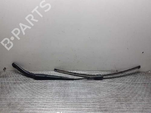 Used Front windshield wiper arm MERCEDES-BENZ GLA-CLASS (X156) GLA 180 (156.942) (122 hp) 4417521