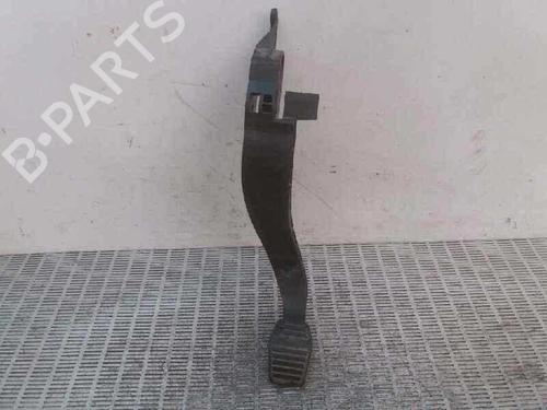Used Clutch pedal Clutch pedal 8767760 8767760