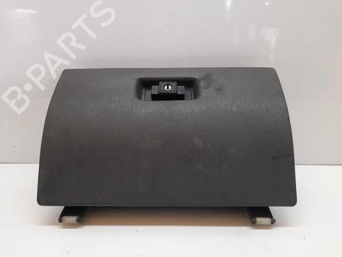 glove-box-tata-safari-42_fd-1998-12313169 main image