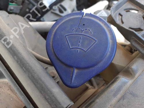 Used Windscreen washer tank PEUGEOT 3008 II SUV (MC_, MR_, MJ_, M4_) [2016-2025]  26200087