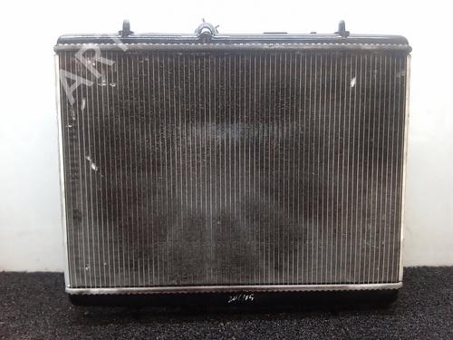 Used Water radiator Water radiator 6775908 6775908