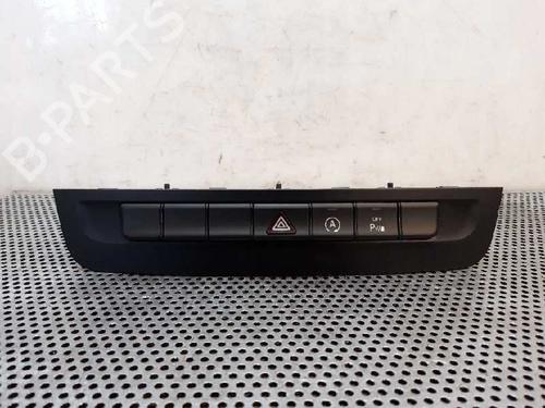 Used Warning switch MERCEDES-BENZ GLA-CLASS (X156) GLA 180 (156.942) (122 hp) 4883482