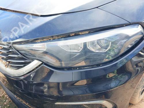 left-headlight-fiat-tipo-saloon-356_-357_-2015-40097650 main image