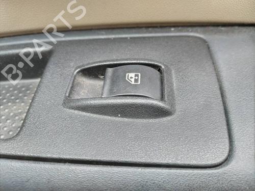 Interrupteur de vitre avant droite FIAT LINEA (323_, 110_) 1.3 D Multijet (323AXB11, 323AXB1A) (90 hp) 12961343