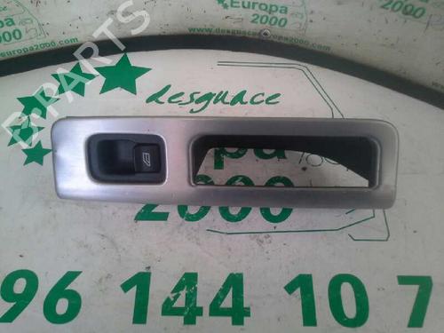 Used Right rear window switch Right rear window switch VOLVO S40 II (544) 2.0 D (136 hp) 1355059 1355059