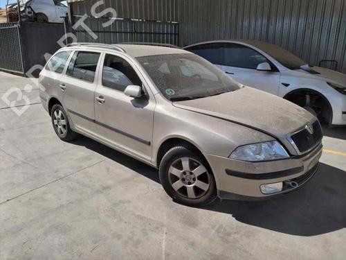 Left mirror SKODA OCTAVIA II Combi (1Z5) 2.0 TDI | BP31131772C26 