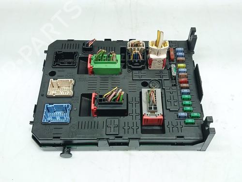 Used Fuse box Fuse box 37265876 37265876