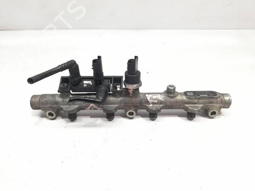 Used Injection rail Injection rail 2130076 2130076