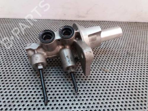 Used Brake master cylinder FORD FIESTA VI (CB1, CCN) [2008-2017]  1666316