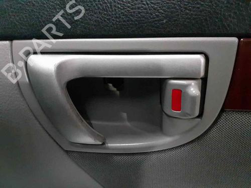 Used Front right interior door handle HYUNDAI SANTA FÉ II (CM) 2.2 CRDi GLS (150 hp) 24650468