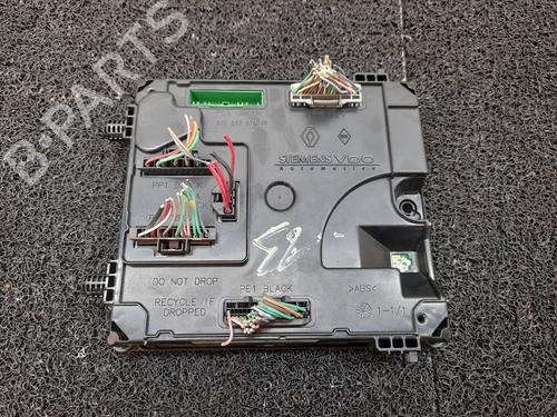 Used Fuse box Fuse box RENAULT LAGUNA III (BT0/1) [2007-2015] 8377365 8377365