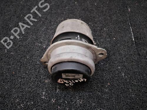 Used Engine mount Engine mount VW TOUAREG (7LA, 7L6, 7L7) 5.0 V10 TDI (313 hp) 9825835 9825835