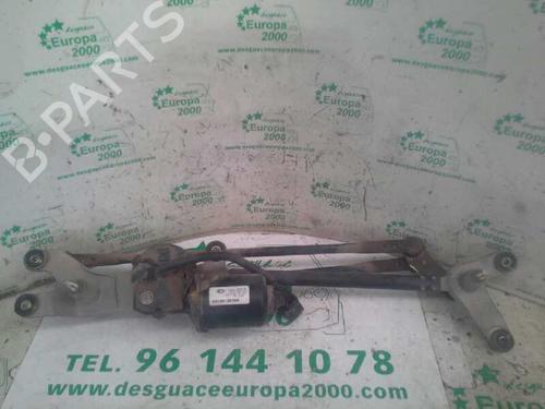 Used Front wiper motor KIA SORENTO I (JC) 2.5 CRDi 4WD (140 hp) 1355451