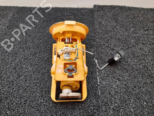 Used Fuel pump BMW 3 (E46) 320 d (150 hp) 8253052