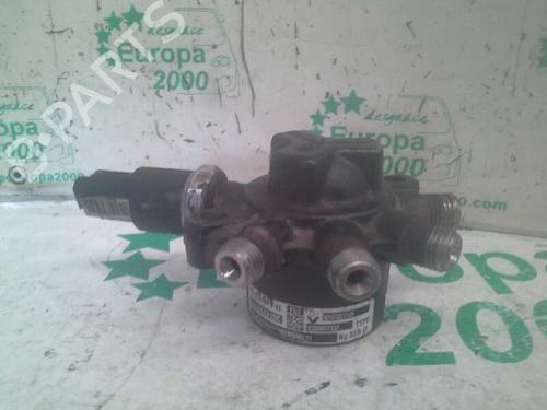 Used Injection rail Injection rail 1858318 1858318