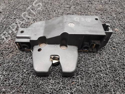 Used Tailgate lock PEUGEOT 807 (EB_) 2.0 HDi (107 hp) 4420279