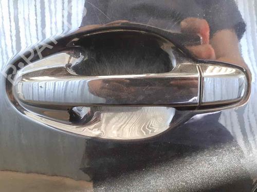 rear-left-exterior-door-handle-toyota-auris-_e18_-2012-2013-2014-2015-2016-2017-2018-2019-23400049 main image
