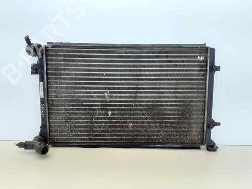 Used Water radiator Water radiator 13742322 13742322