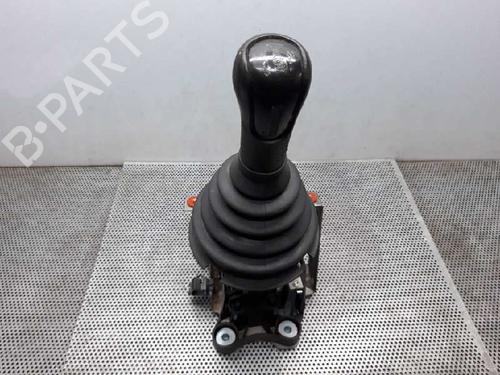Used Gear lever FORD FIESTA V (JH_, JD_) 1.4 TDCi (68 hp) 7408550