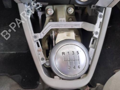 Used Gear lever HYUNDAI TUCSON (JM) 2.0 CRDi (140 hp) 14470892