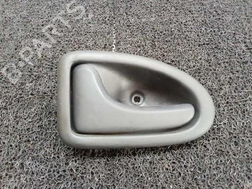 Venstre bak invendig håndtak RENAULT CLIO II (BB_, CB_) 1.2 (BB0A, BB0F, BB10, BB1K, BB28, BB2D, BB2H, CB0A,... (58 hp) 6782497