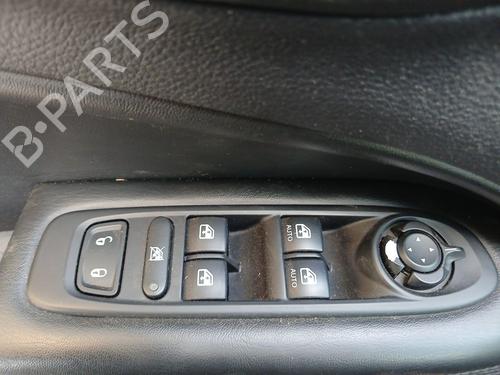 Pulsantiera anteriore sinistra Pulsantiera anteriore sinistra JEEP COMPASS (MP, M6, MV, M7) 1.6 CRD (120 hp) 36504942 36504942