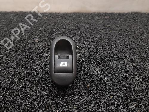 Used Right front window switch PEUGEOT 1007 (KM_) 1.4 HDi (68 hp) 10773654