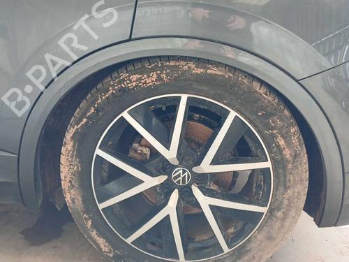 venstre-bagtil-skrm-liste-vw-touareg-cr7-rc8-2017-39537997 main image
