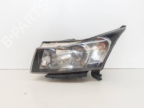 Used Left headlight CHEVROLET CRUZE Hatchback (J305) 1.6 (124 hp) 30328485