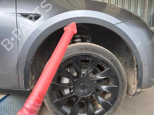 Front right wheel arch trim TESLA MODEL Y (5YJY)  | BP29532432C135 